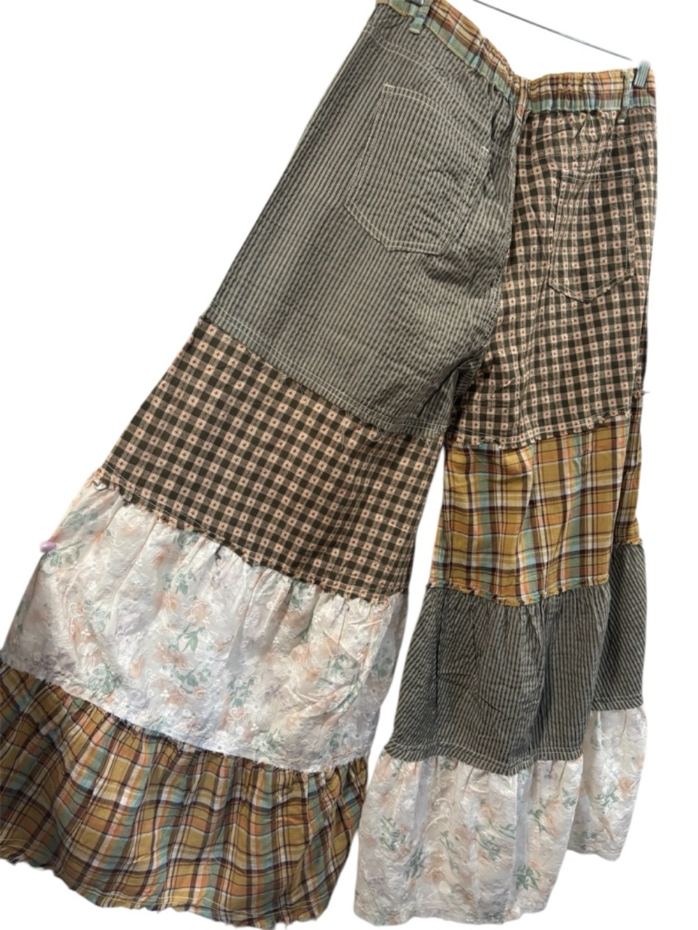 POL Patchwork Wide-Leg pants in Brown, Cream, Green - Picture 2 of 9